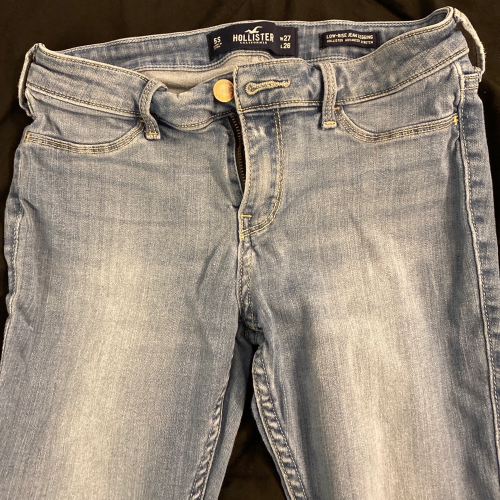 Hollister size 5S light wash blue low rise jeans
